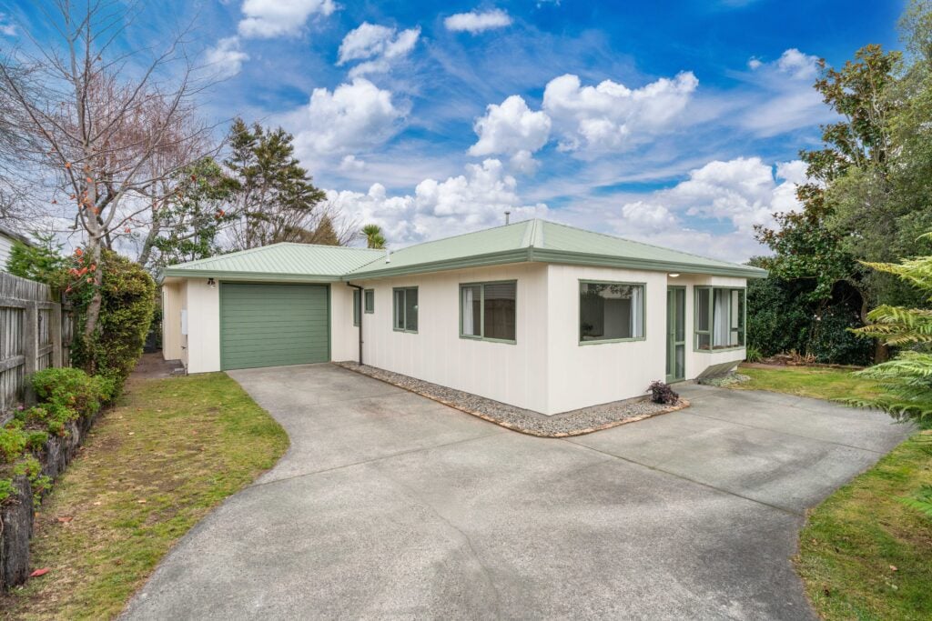 9b Ingle Ave Waipahīhī (1)