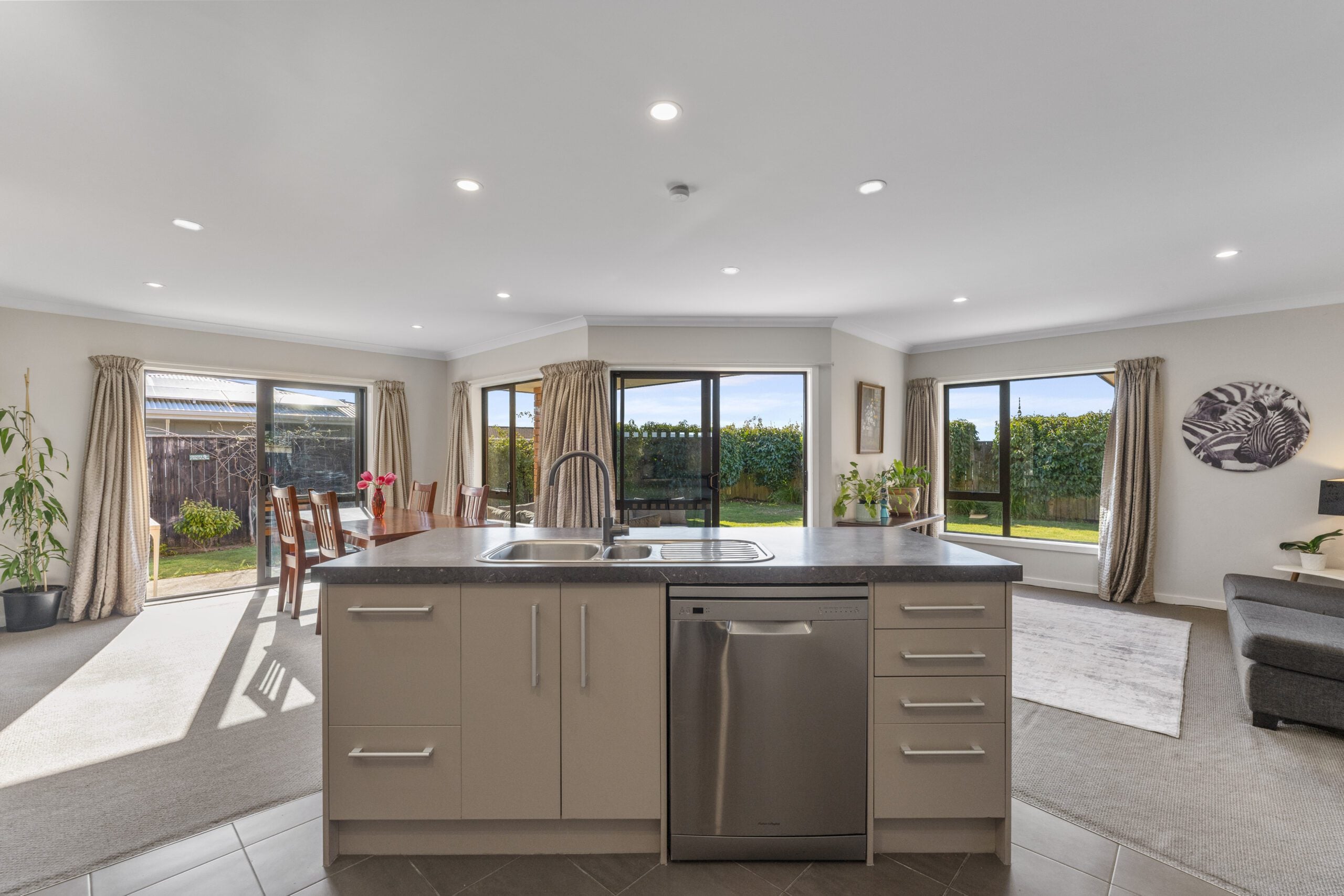 8 Brompton Cl Richmond Heights (16)