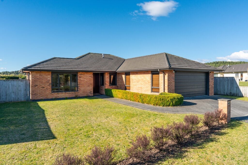 8 Brompton Cl Richmond Heights (2)